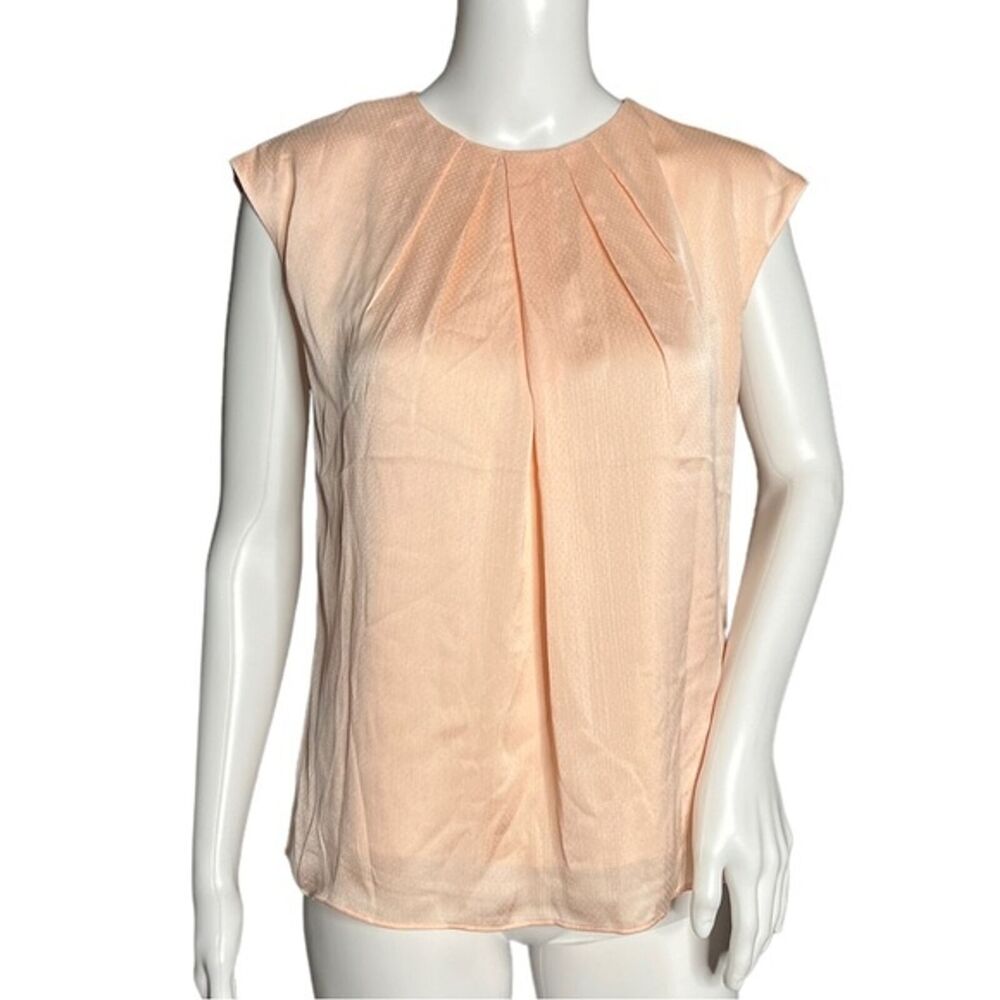 Express Shirt Womens XS Peach Tone on Tone Polka‎ Dot Pleated Neutral Minimalist